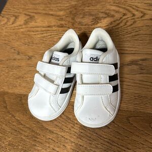 Like new adidas neo comfort footbed toddler sneakers